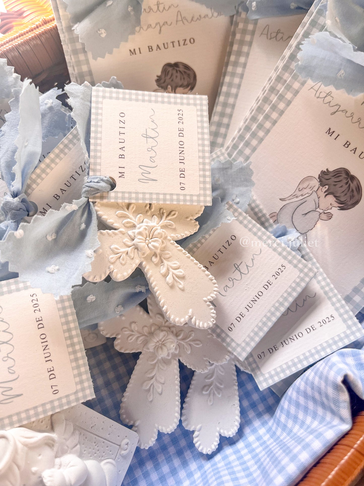 Cruz floral perfumada